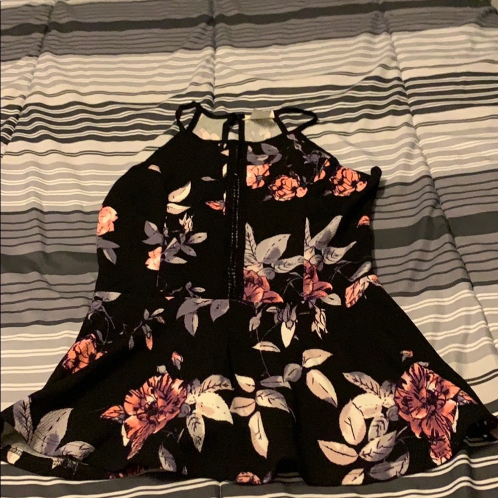 Touch blue Women’s Floral Blouse NWOT